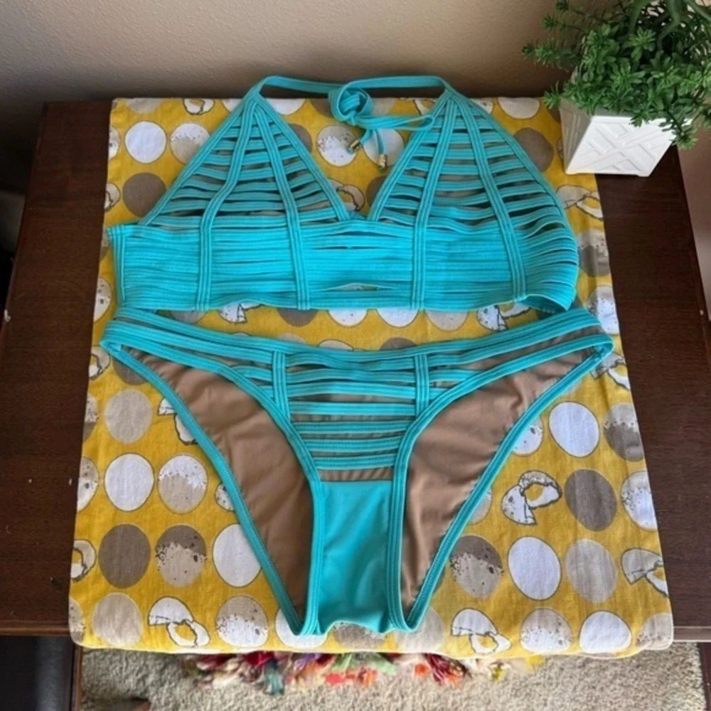 Beach Bunny Hard Summer Skimpy bikini set in Aqua